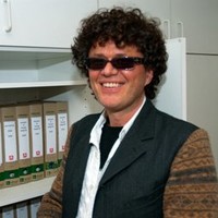 Stef Loos Email