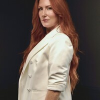 Vivienne Davis Email & Phone Number