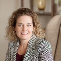 IronValleyRealEstateofCentralPA Employee Lori Worthing's profile photo