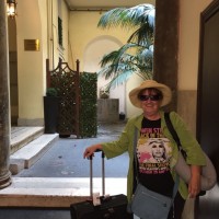Sharia's Closet Employee Jody Talbott's profile photo