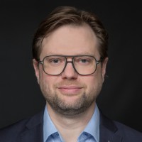 Adrian Klöpfer Email