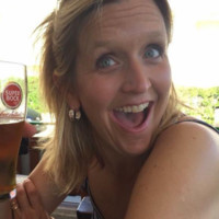 Send and Receive Ltd Employee Lynda Bayman's profile photo