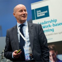 E-mail de Damien Yeates