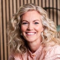 Rosalie Landstra Email