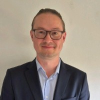 Simon Holm Email