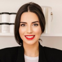 12:01 Employee Jana Bobosikova's profile photo