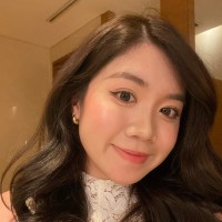 Uyên Trần Email