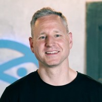 Knocking Employee Stefan Dippl's profile photo