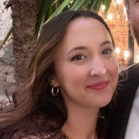 Julianne Ross Email & Phone Number