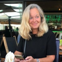 Joyce van der Est Email & Phone Number