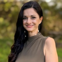 Crazy Shirts Employee Dayane Florian's profile photo