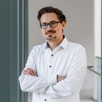 Simon Caputo Email