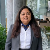 E-mail e número de telefone de Trisha Chandra