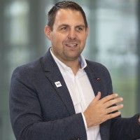 Andreas Hager Email
