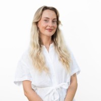 Annie Cull Email & Phone Number