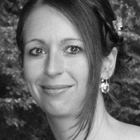 Barbara Strniša Email