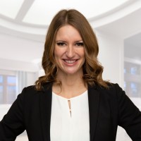 Coldwell Banker Global Luxury Employee Niki Taggart's profile photo