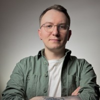 MacIej Kobus Email