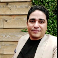 Reda Aslan Email
