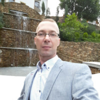 Dariusz Narozny Email