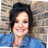 Mom Water Employee Tyan Mullen's profile photo