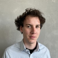 Viktor Janiš Email