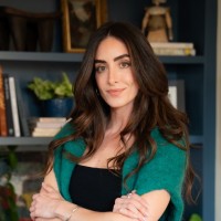 E-mail e número de telefone de Amanda Samii