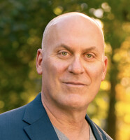 Email e telefono di Joshua Sroge