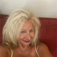 RE/MAX Employee Roberta Anton's profile photo