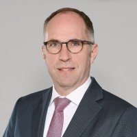 Sebastian Auer Email