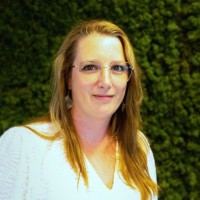 Elke van Roessel Email
