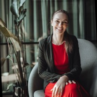 Julia Rak Email
