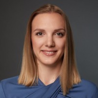 Flóra Tóth Email