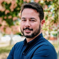 Márcio Correia Email