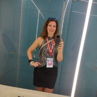 Katharina Hennings Email