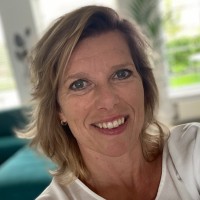 Nienke Sikma Email