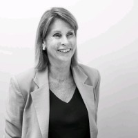 Leading Teams Employee Jenny Devine's profile photo