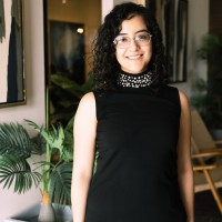 Adriana Yvette Solís Rodríguez Email