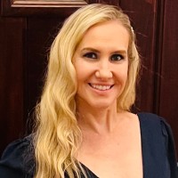 MPAY Inc Employee Aline Ferrari's profile photo