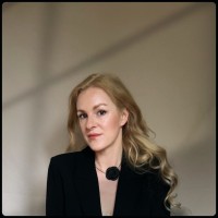 Neele Glismann Email