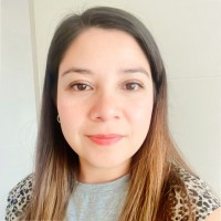 Daniela Román Email