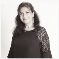 DIVINE THREADING Employee Niloo Akrami's profile photo