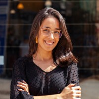 Caroline Soares Email