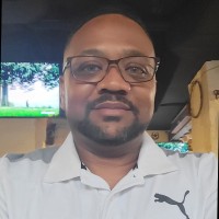 L Mills's profile photo