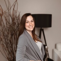 Skyline Real Estate Services LLC Employee Amanda Daugherty's profile photo
