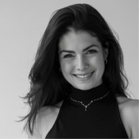 Cassandra de Oliveira Email