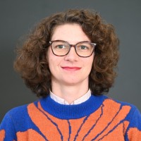 Desirée Custers Email