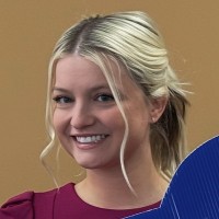 Azzur Group Employee Julie Lynn's profile photo