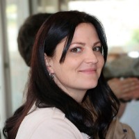 Laura Roesti Email