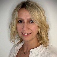 Valeria Thöne Email